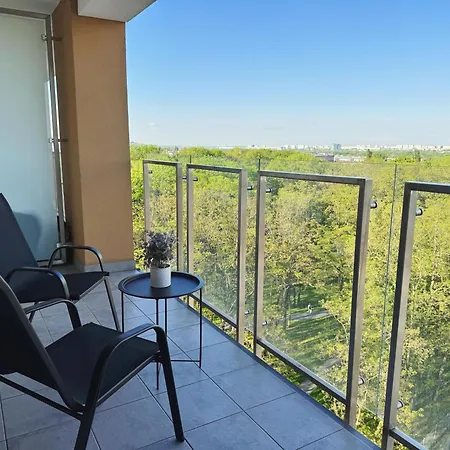 Red Park Apartment *